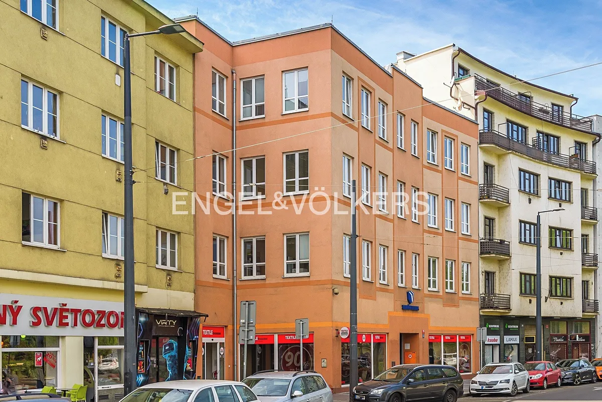 Pronájem obchodního prostoru 323 m²